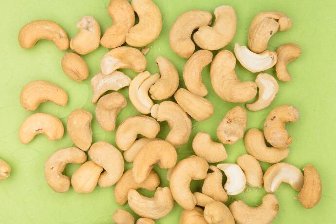 Are nuts toxic to cats sale