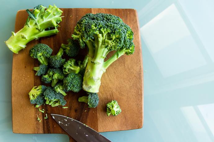 is broccoli poisonous to cats